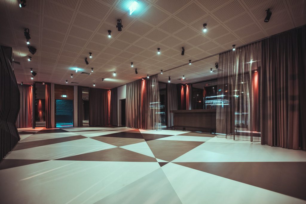 Leere S&auml;le | Palais Berg