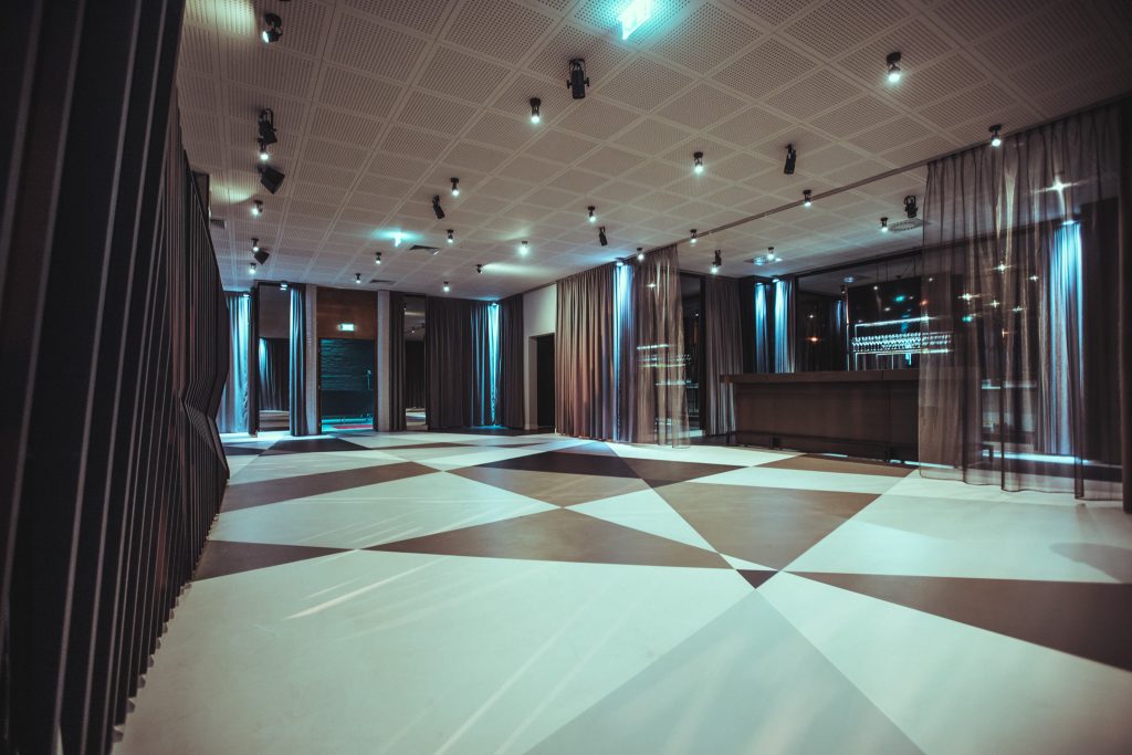 Leere S&auml;le | Palais Berg