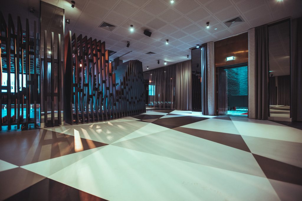 Leere S&auml;le | Palais Berg