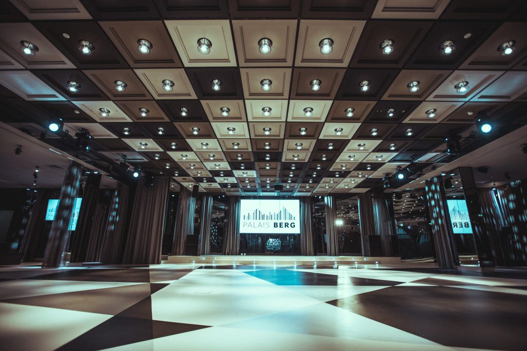 Leere S&auml;le | Palais Berg