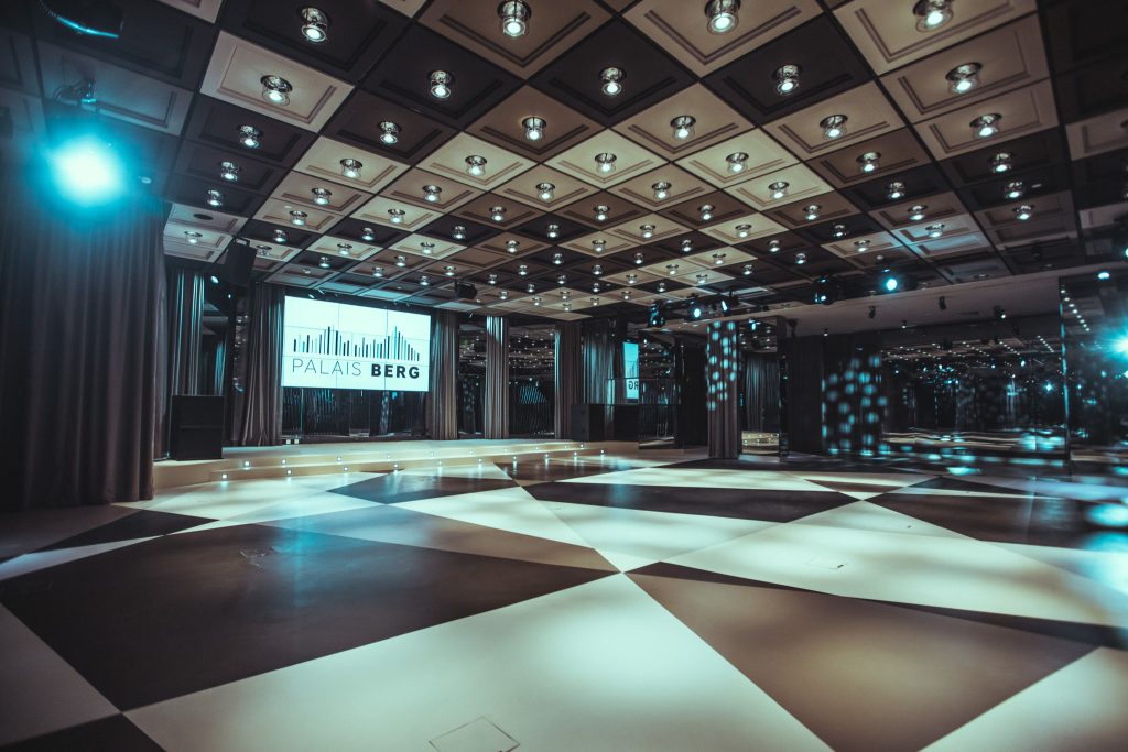Leere S&auml;le | Palais Berg