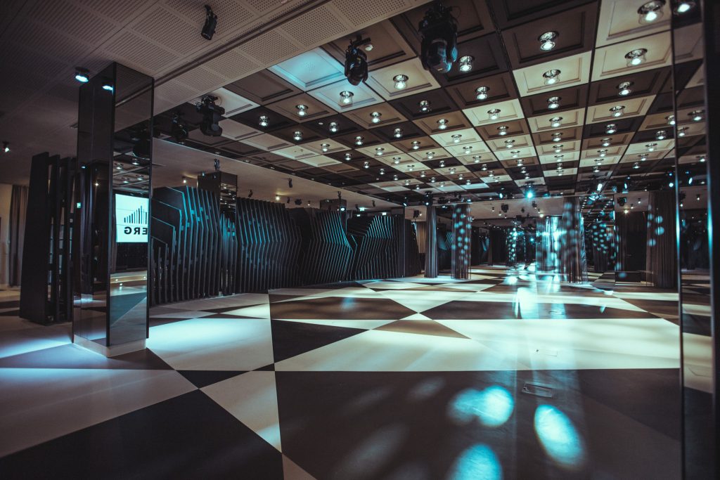 Leere S&auml;le | Palais Berg