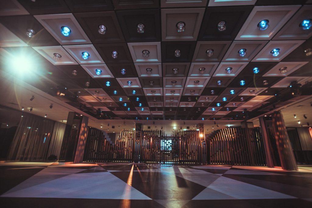 Leere S&auml;le | Palais Berg