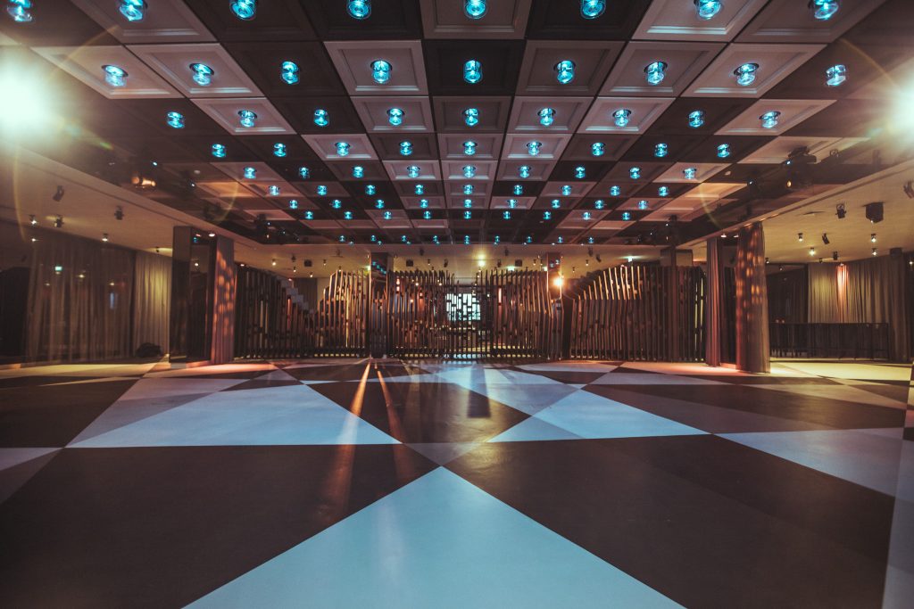 Leere S&auml;le | Palais Berg