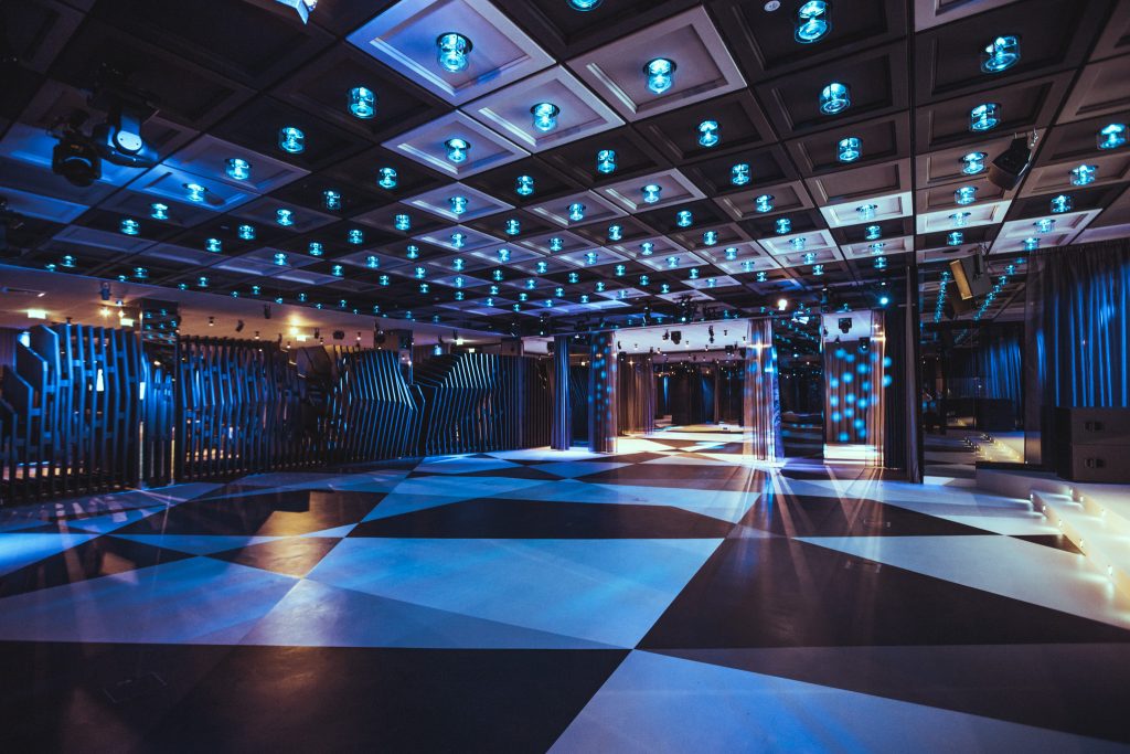 Leere S&auml;le | Palais Berg