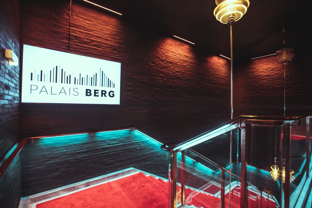 Leere S&auml;le | Palais Berg