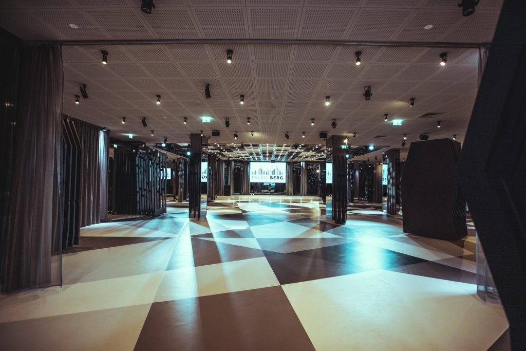 Leere S&auml;le | Palais Berg