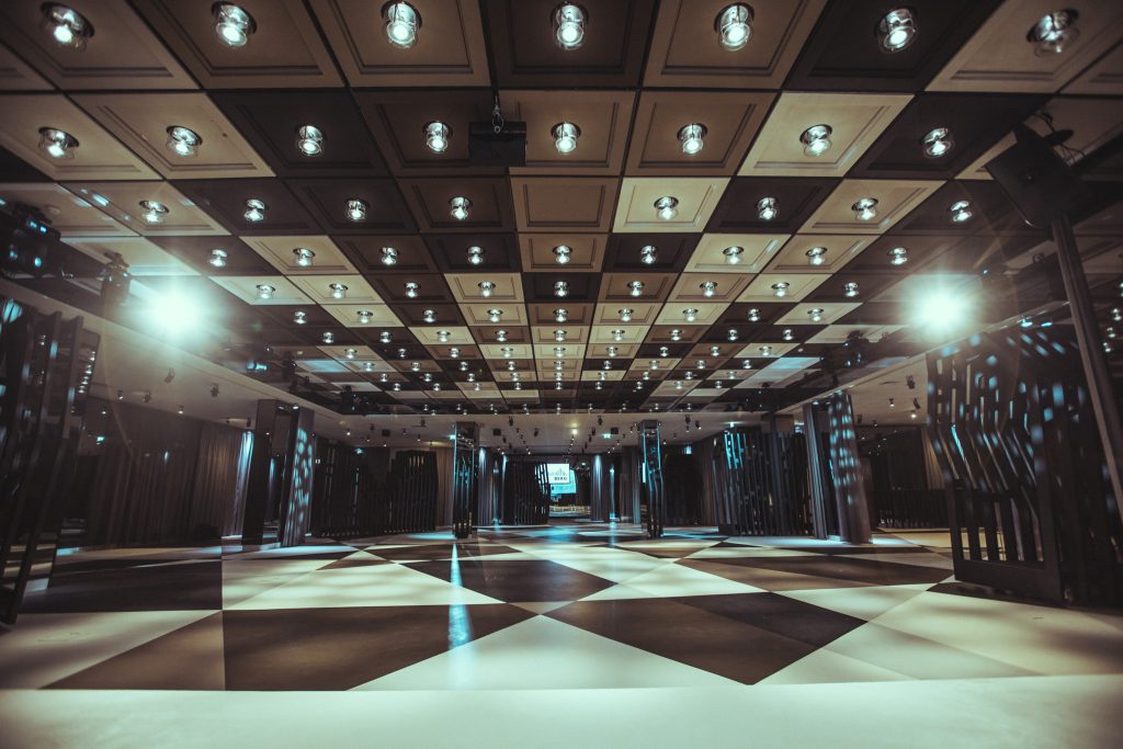Leere S&auml;le | Palais Berg