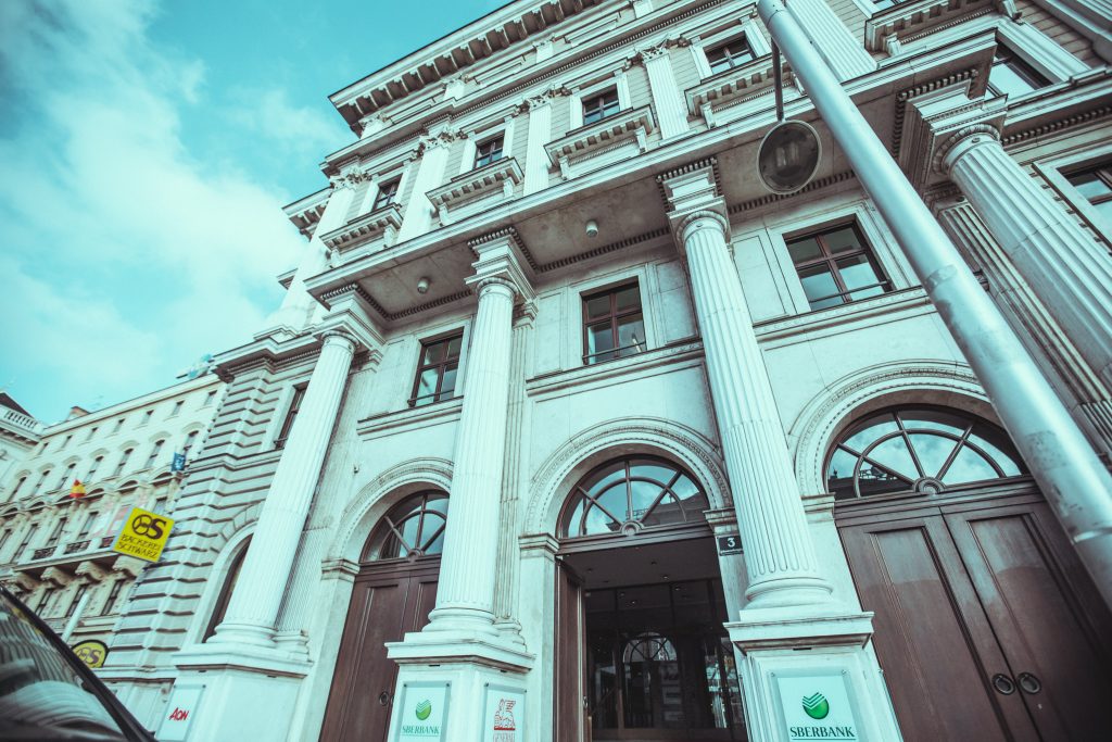 Leere S&auml;le | Palais Berg