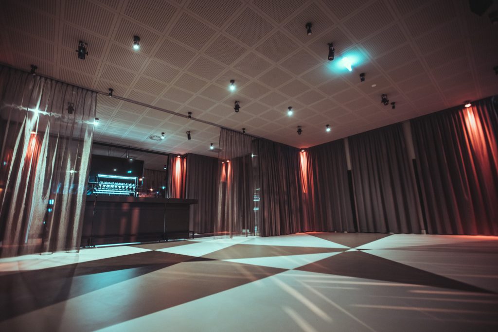 Leere S&auml;le | Palais Berg