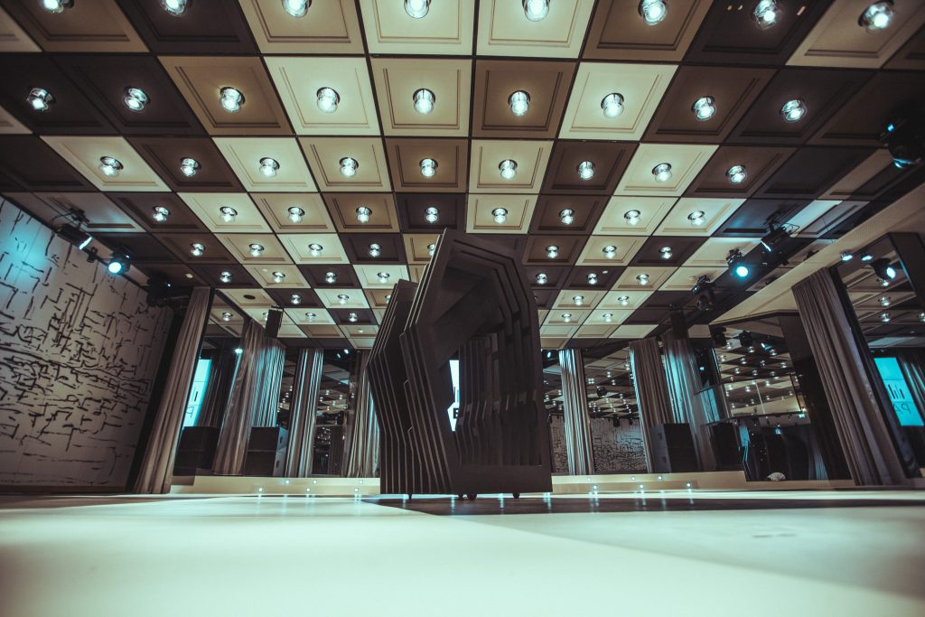 Leere S&auml;le | Palais Berg