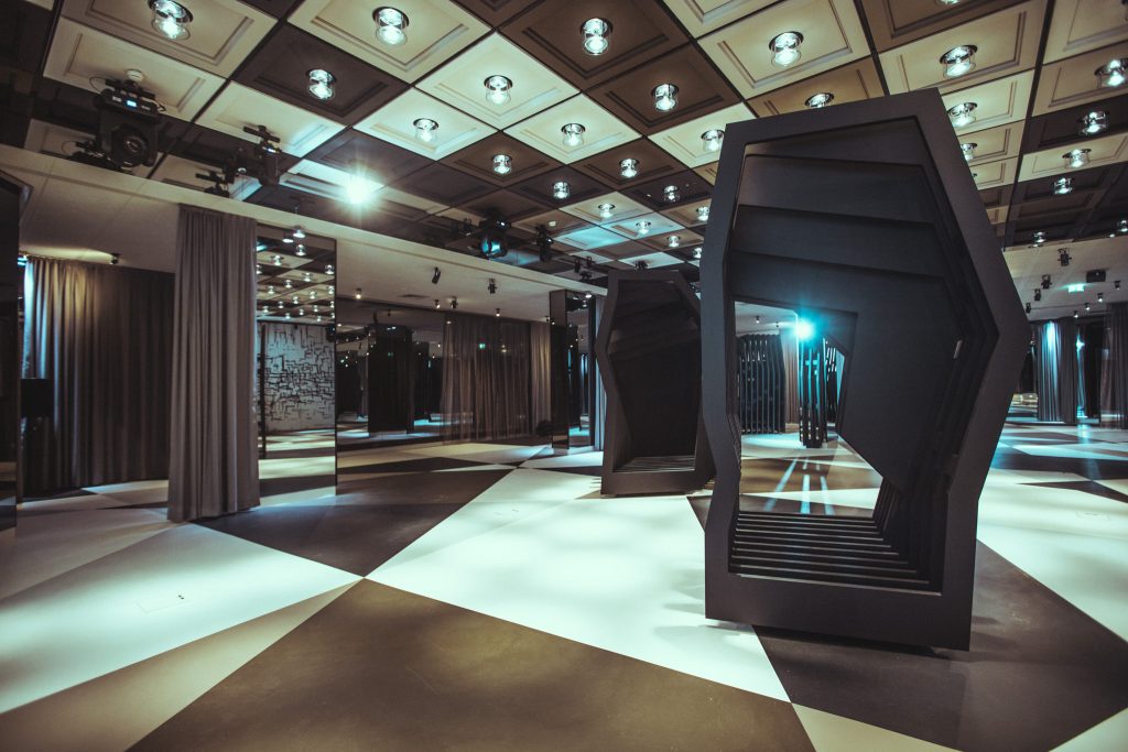Leere S&auml;le | Palais Berg